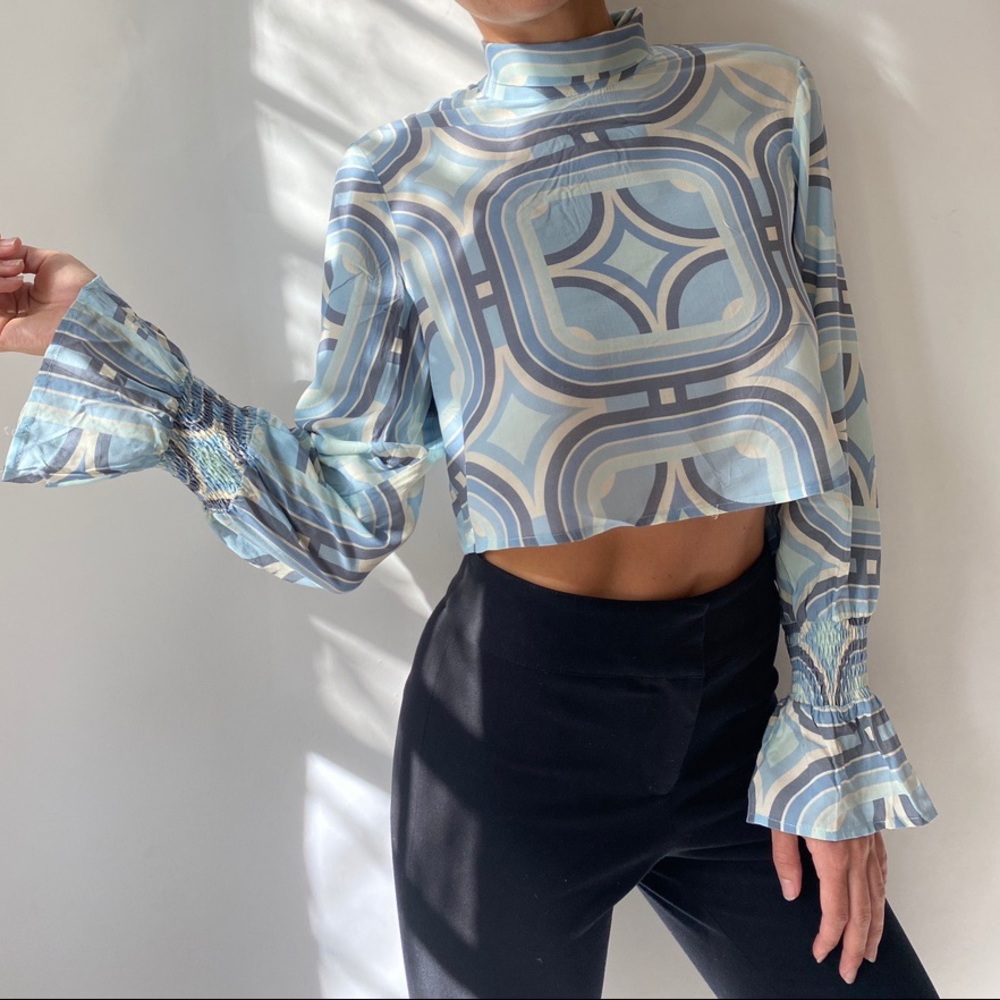 NWT Lenni the label Blue Mod Retro Print Crop Top